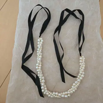 펄 목걸이 블랙 리본 포함 결혼식에
