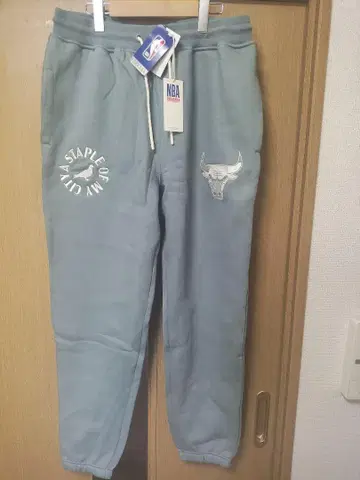 NBA STAPLE 시카고 불스 스웨트 팬츠 L 사이즈 민트