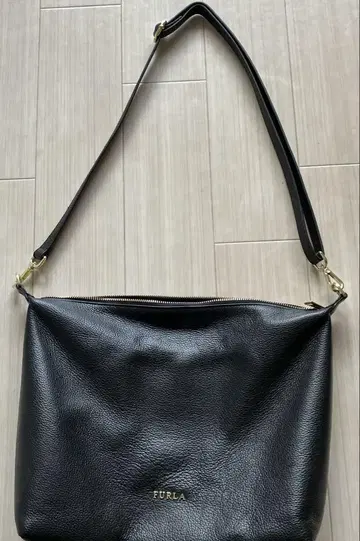 FURLA 숄더백 하자품