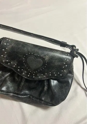 moussy HEART GATHER STUDS 백