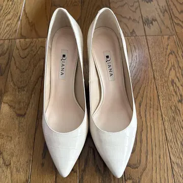 새상품 다이애나 DIANA 아이보리 계열 악어 엠보싱 펌프스 23.5cm
