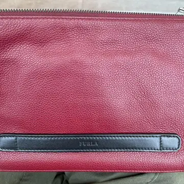 선착순! FURLA 빨간색 가죽 클러치백
