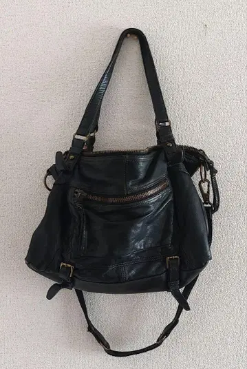 Otias 블랙 가죽 숄더백