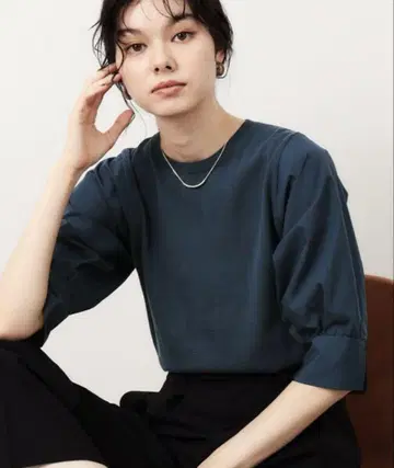 후하스 슬리브 도킹 니트