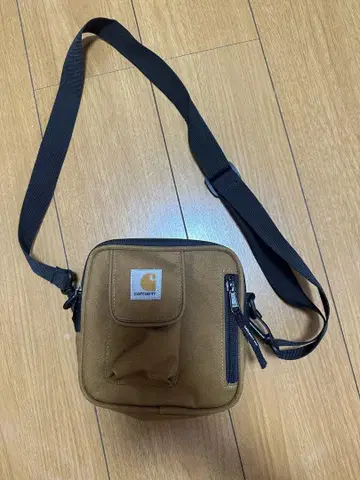 Carhartt 숄더백 브라운
