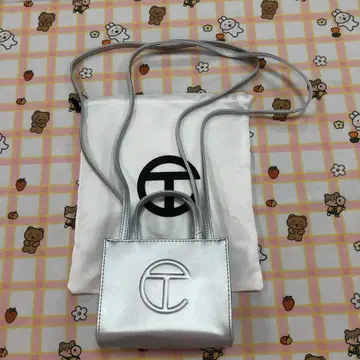 새상품급 미사용 TELFAR 실버 숄더백