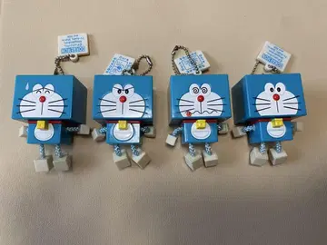 스퀘어 도라에몽 찰랑 키체인