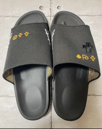 요네즈켄시 공상 샌들