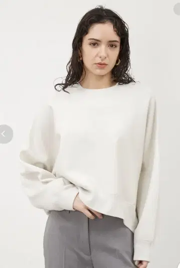 Mila Owen 맨투맨 라이크 니트 풀오버