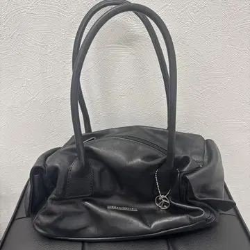 G.G.C. 블랙 가죽 핸드백