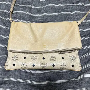 MCM 베이지 숄더백