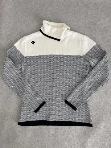 DESCENTE 하이넥 스웨터 M