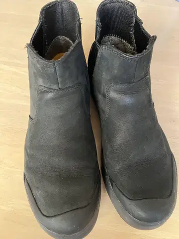 KEEN 엘레나 첼시 WP 새상품급 24.5cm