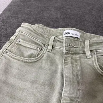 ZARA 피스타치오 컬러 스트레이트 데님