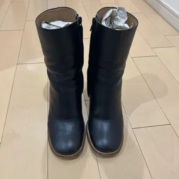 A.P.C. 가죽 부츠