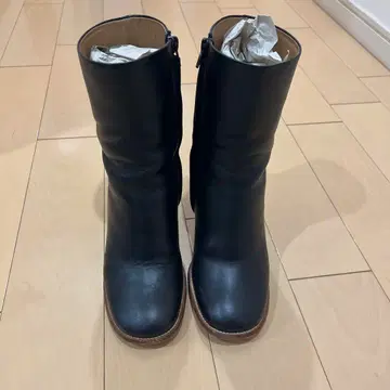 A.P.C. 가죽 부츠