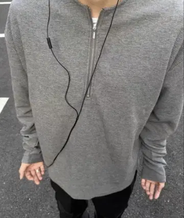 하프 지퍼 상의