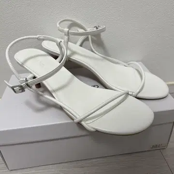 새상품 GALENA 샌들 38