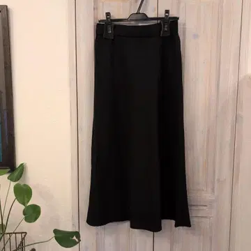 야마다야 메독 vin 플레어 스커트 블랙