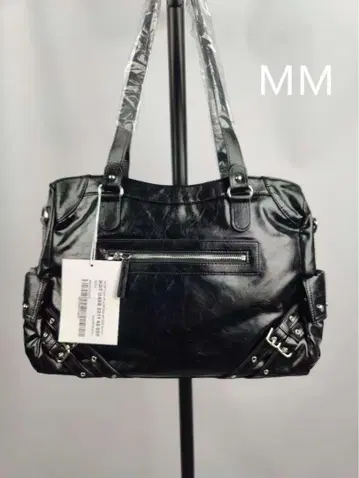 DEINET STUD POCKET 블랙 가죽 숄더백