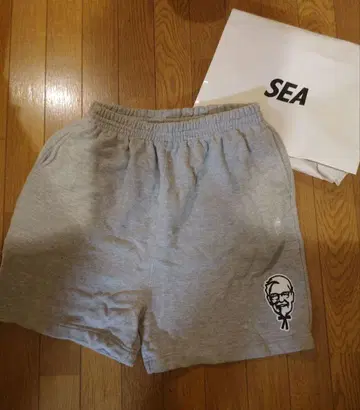 켄터키 켄터키 프라이드 치킨 윈드앤씨 하프 팬츠