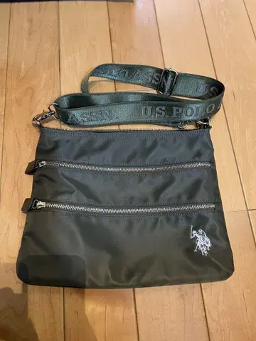U.S. POLO ASSN. 숄더백 카키