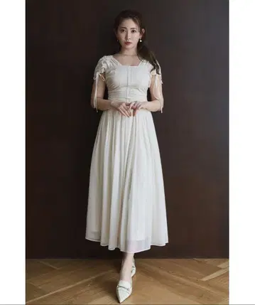 herlipto Nuage Airy Dress