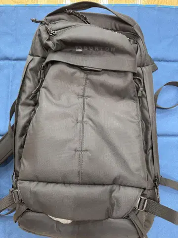 BURTON 블랙 백팩
