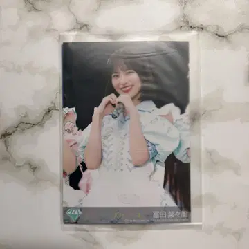 토미타 나나카 봉입