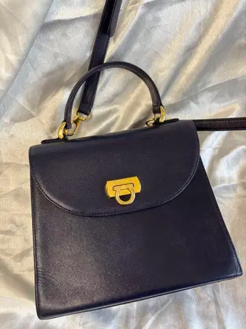 ELLE 네이비 핸드백 archive