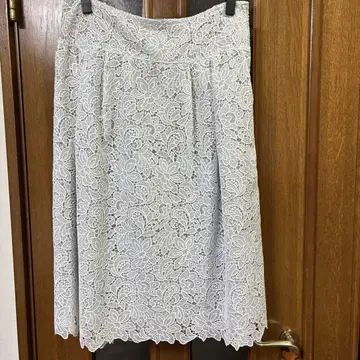 하나에모리 플라워 레이스 무릎 기장 플레어 스커트