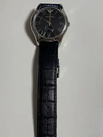 Armani 블랙 가죽 시계