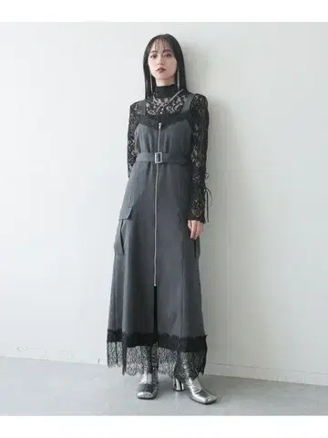 HARE 택 포함 레이스 도킹 지퍼 원피스