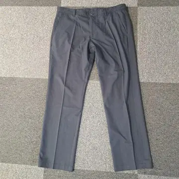 HUGO BOSS 네이비 랙