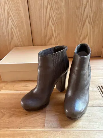 MICHAEL KORS (마이클코어스) 숏부츠/24cm