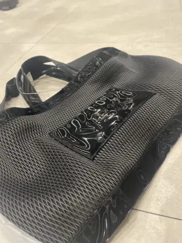 빅토리아시크릿 VSX 메쉬 토트백 블랙