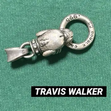 TRAVIS WALKER Sabor Tooth Pendant