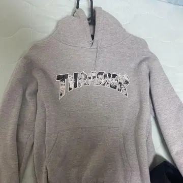 THRASHER 그레이 후드 부착 후드티
