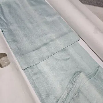 겉옷을 입기 좋은 계절이 되었습니다. 바로 걸치기 좋습니다.
