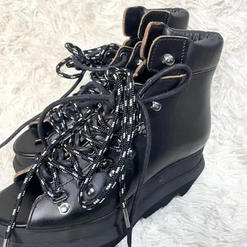 사카이 SACAI 여성용 블랙 하이컷 블랙 통굽 부츠