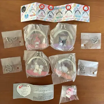 산리오 캐릭터즈 가마구치 키링 4종 + 기타 1종