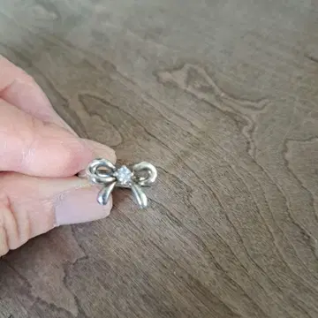 ANNA SUI 실버 리본 반지