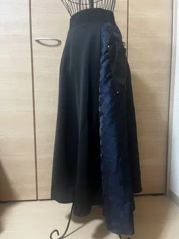 HARE 자카드 절개 저리 스커트