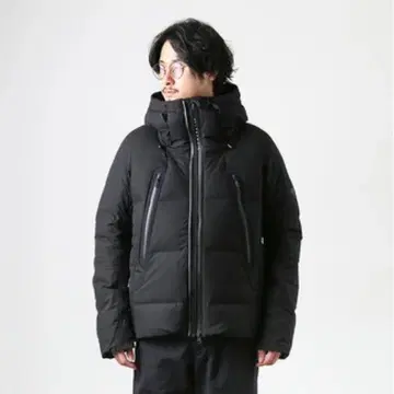 데상트 얼터레인 미즈사와 다운 마운틴매니아 자켓 블랙 남성용