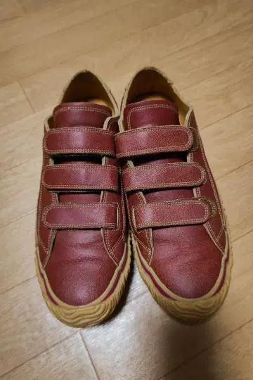 SPINGLE MOVE 벨크로 가죽 신발