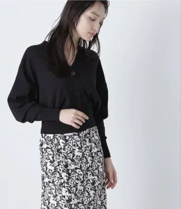 V넥 베이직 가디건