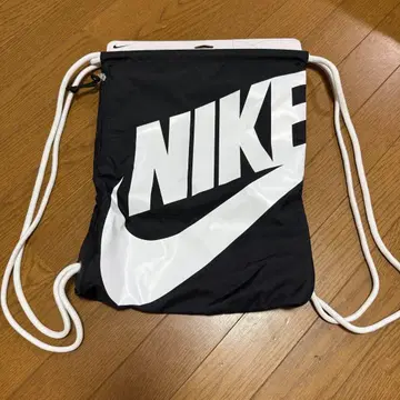 미사용 새상품 정품 NIKE 냅색 블랙 x 화이트