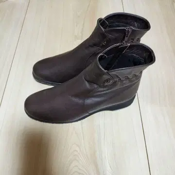 브라운 지퍼 부티