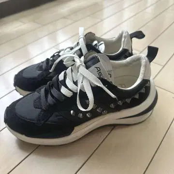 ASH 스니커즈 아쉬 스터드 블랙