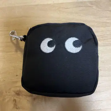 ANYA HINDMARCH x UNIQLO 에코백